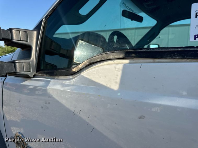 image for item DV4050 2012 Ford F450 Super Duty XL Crew Cab flatbed truck