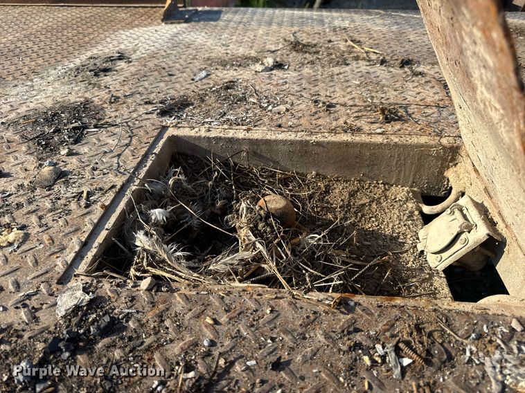 image for item DV4050 2012 Ford F450 Super Duty XL Crew Cab flatbed truck