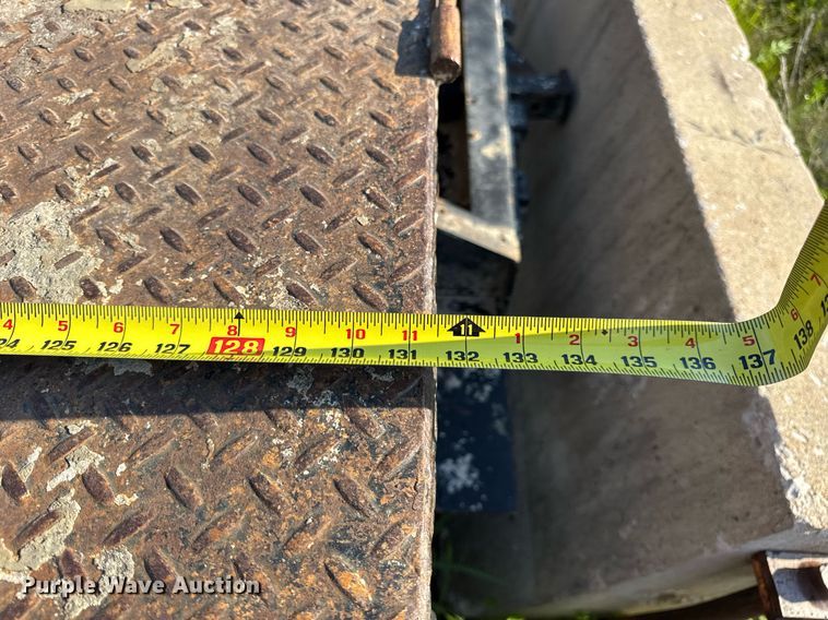 image for item DV4050 2012 Ford F450 Super Duty XL Crew Cab flatbed truck