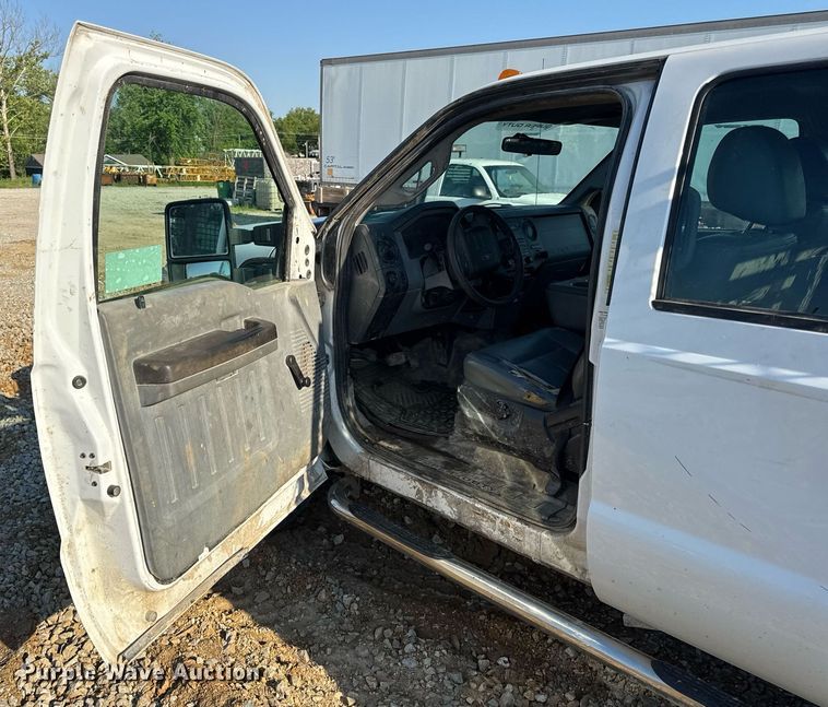 image for item DV4050 2012 Ford F450 Super Duty XL Crew Cab flatbed truck