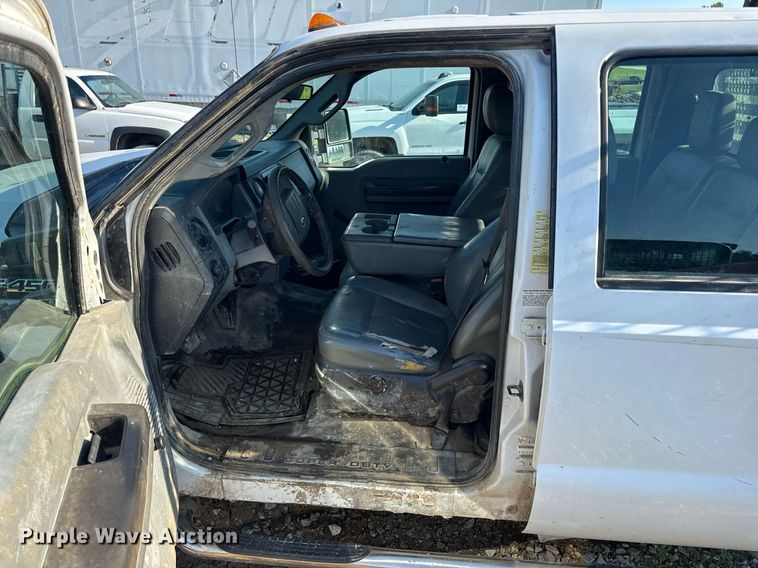 image for item DV4050 2012 Ford F450 Super Duty XL Crew Cab flatbed truck