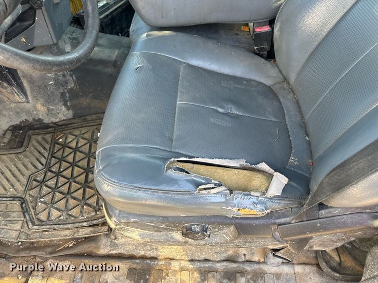 image for item DV4050 2012 Ford F450 Super Duty XL Crew Cab flatbed truck