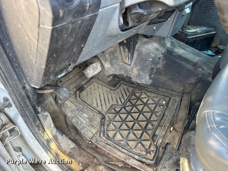 image for item DV4050 2012 Ford F450 Super Duty XL Crew Cab flatbed truck