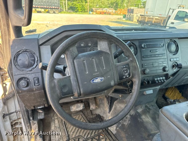 image for item DV4050 2012 Ford F450 Super Duty XL Crew Cab flatbed truck