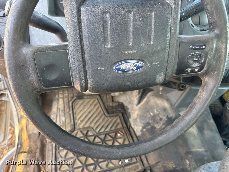 image for item DV4050 2012 Ford F450 Super Duty XL Crew Cab flatbed truck