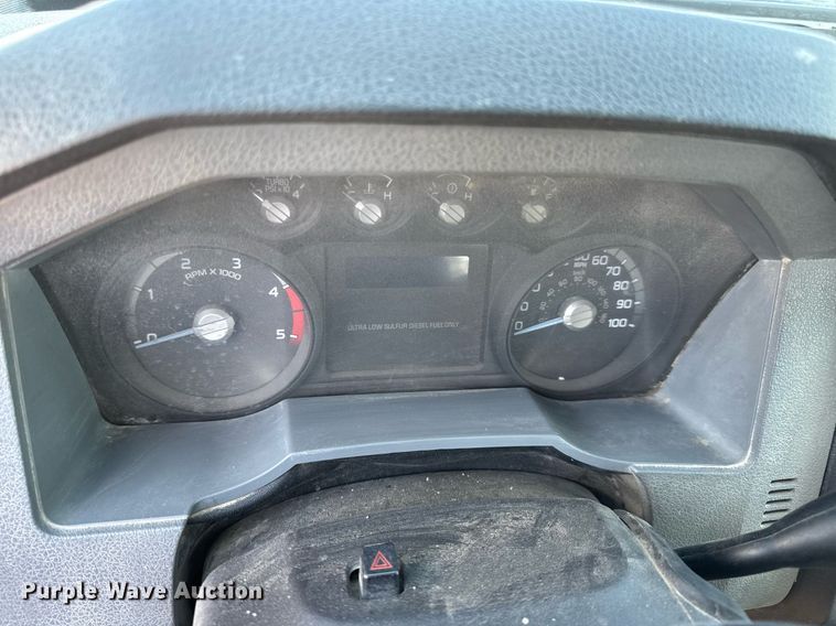 image for item DV4050 2012 Ford F450 Super Duty XL Crew Cab flatbed truck