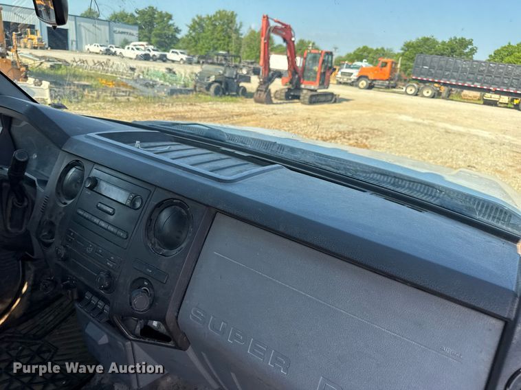 image for item DV4050 2012 Ford F450 Super Duty XL Crew Cab flatbed truck