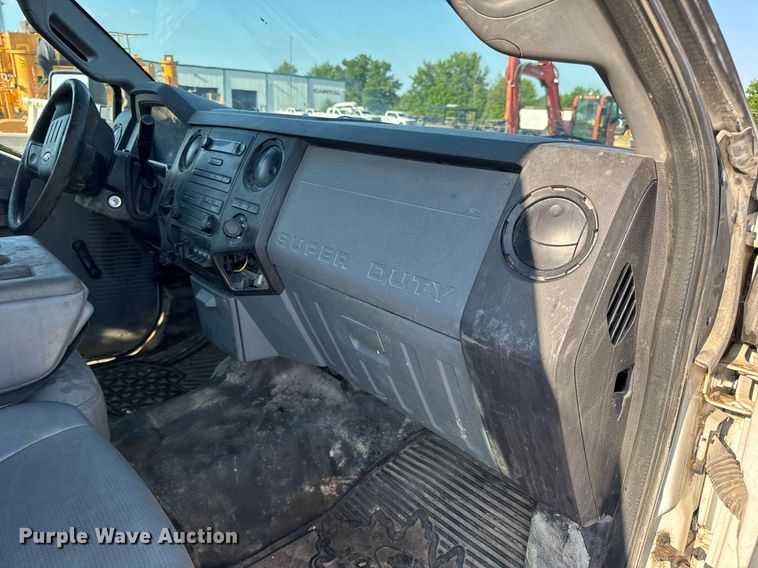 image for item DV4050 2012 Ford F450 Super Duty XL Crew Cab flatbed truck