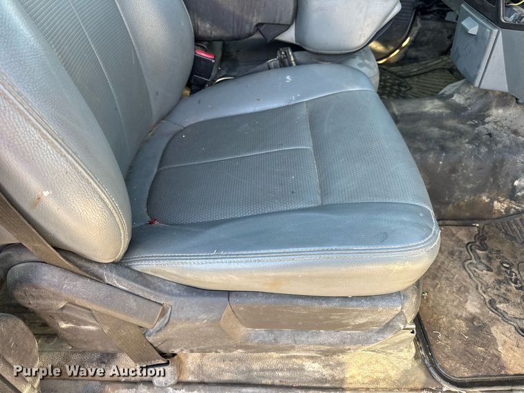 image for item DV4050 2012 Ford F450 Super Duty XL Crew Cab flatbed truck