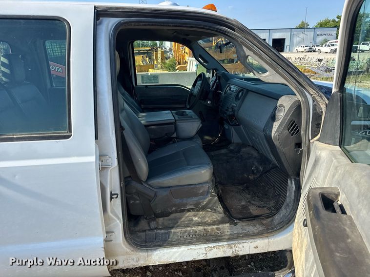 image for item DV4050 2012 Ford F450 Super Duty XL Crew Cab flatbed truck