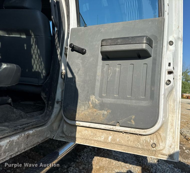 image for item DV4050 2012 Ford F450 Super Duty XL Crew Cab flatbed truck