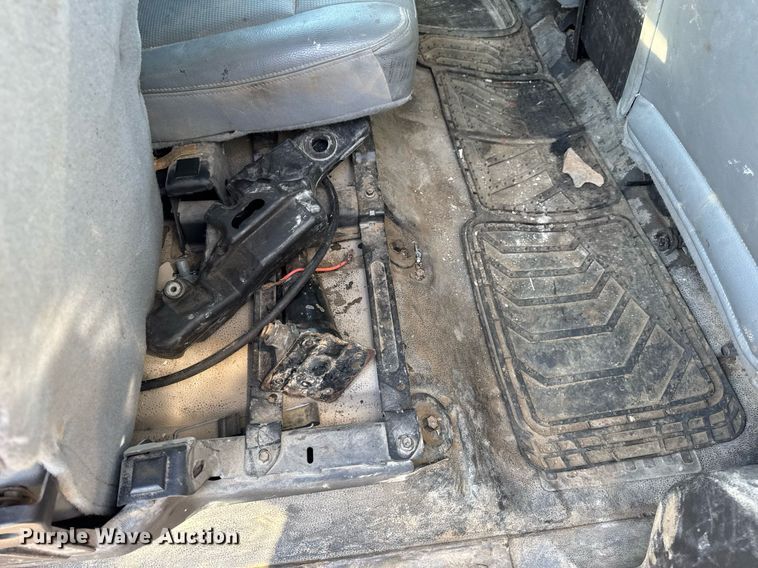 image for item DV4050 2012 Ford F450 Super Duty XL Crew Cab flatbed truck