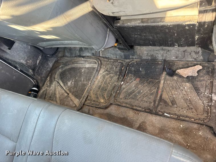 image for item DV4050 2012 Ford F450 Super Duty XL Crew Cab flatbed truck