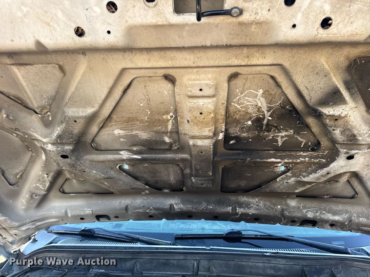 image for item DV4050 2012 Ford F450 Super Duty XL Crew Cab flatbed truck