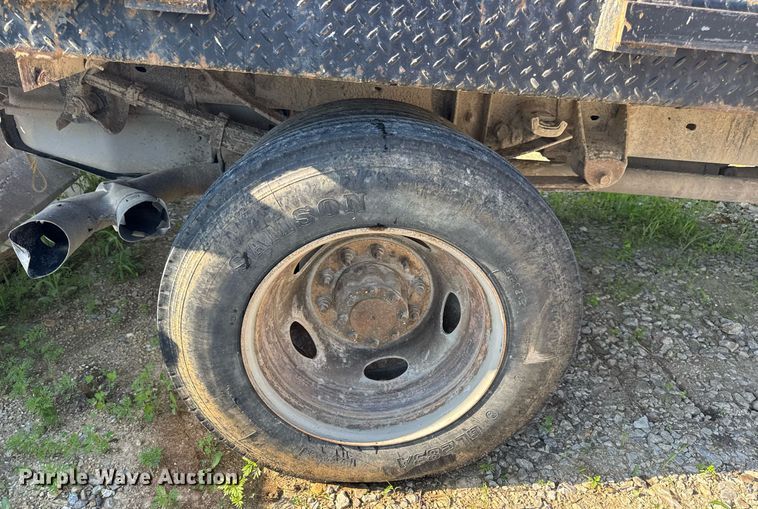 image for item DV4050 2012 Ford F450 Super Duty XL Crew Cab flatbed truck