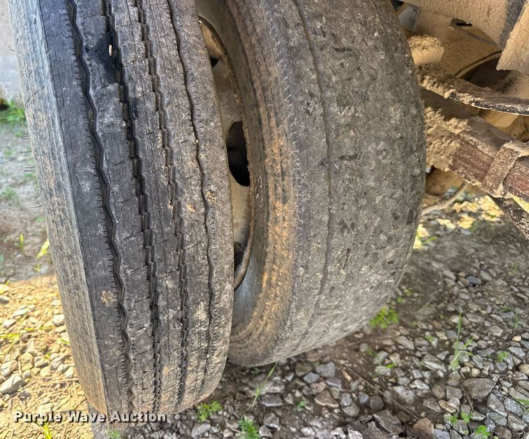 image for item DV4050 2012 Ford F450 Super Duty XL Crew Cab flatbed truck