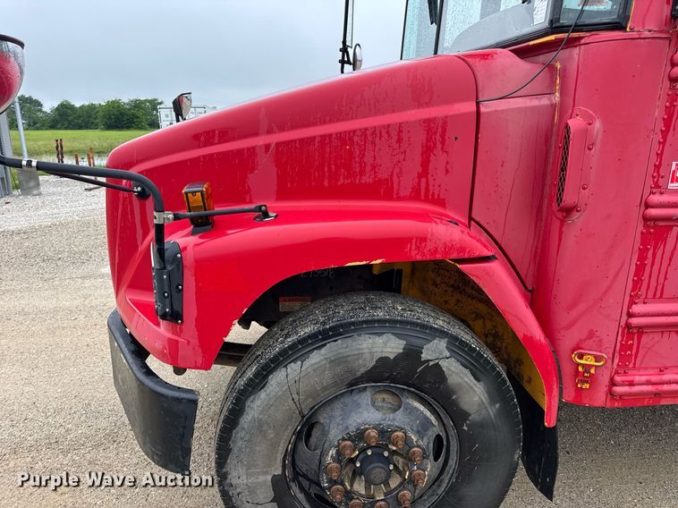 image for item DV4137 2003 Freightliner FS65 school bus