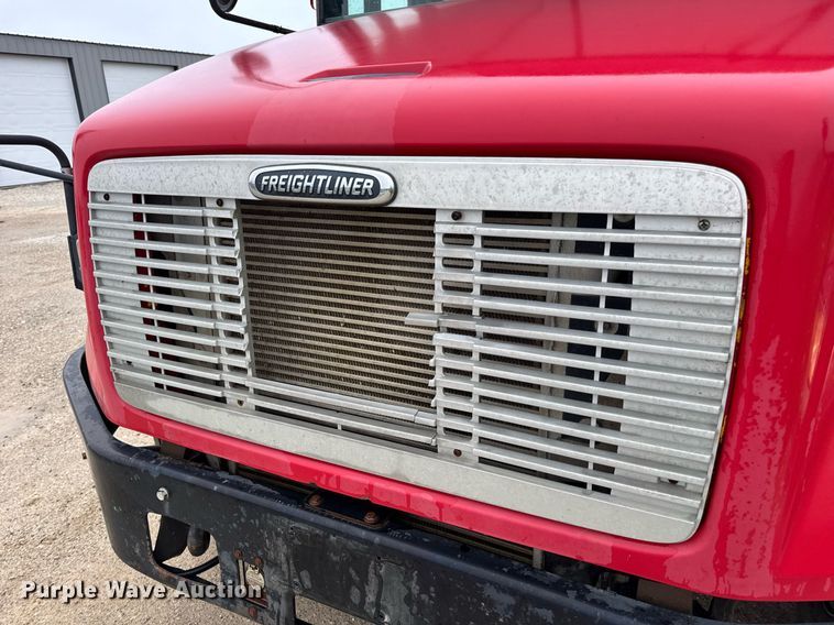 image for item DV4137 2003 Freightliner FS65 school bus