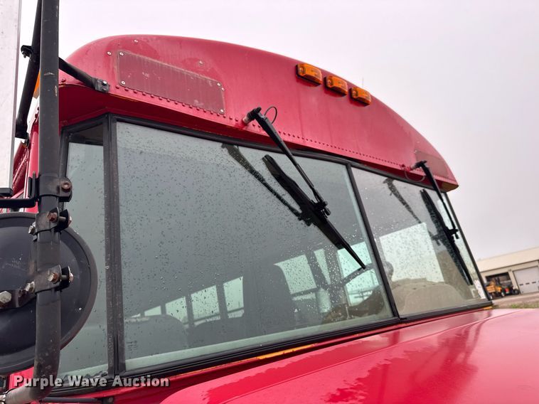 image for item DV4137 2003 Freightliner FS65 school bus