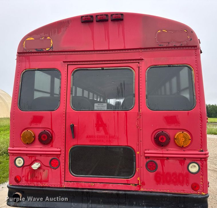 image for item DV4137 2003 Freightliner FS65 school bus