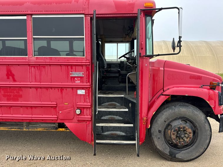 image for item DV4137 2003 Freightliner FS65 school bus