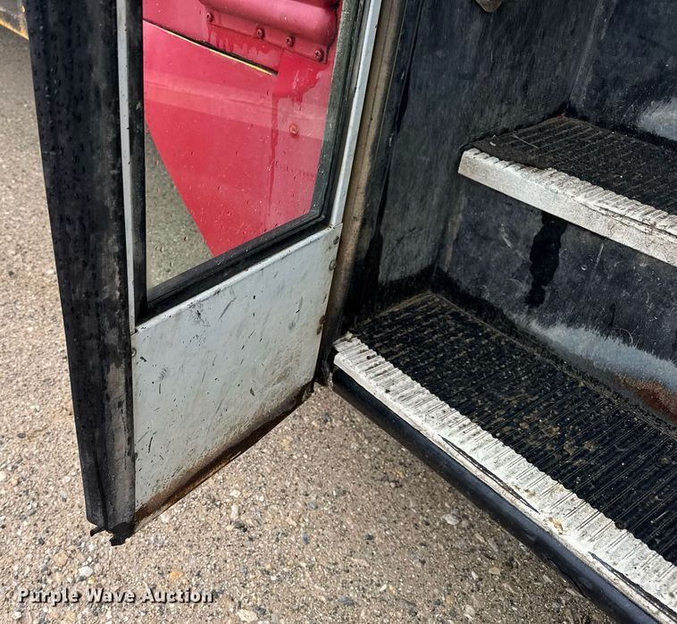 image for item DV4137 2003 Freightliner FS65 school bus