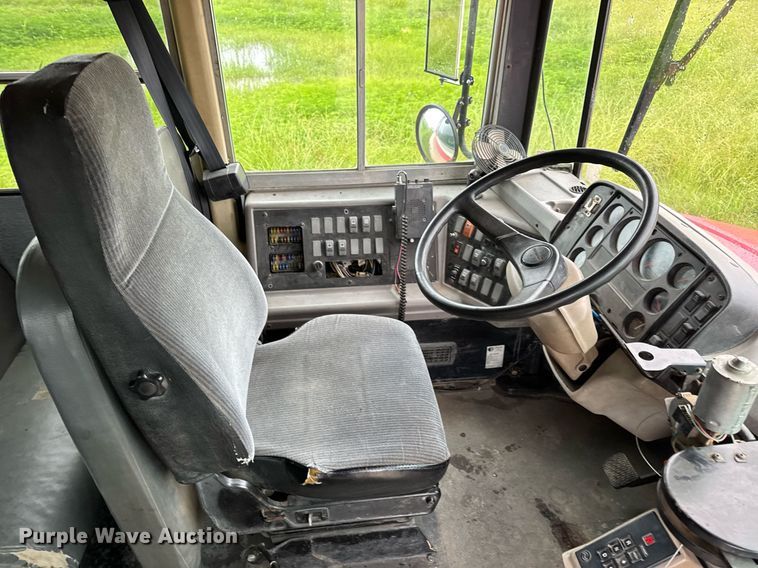image for item DV4137 2003 Freightliner FS65 school bus