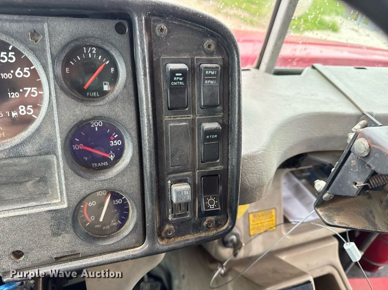 image for item DV4137 2003 Freightliner FS65 school bus