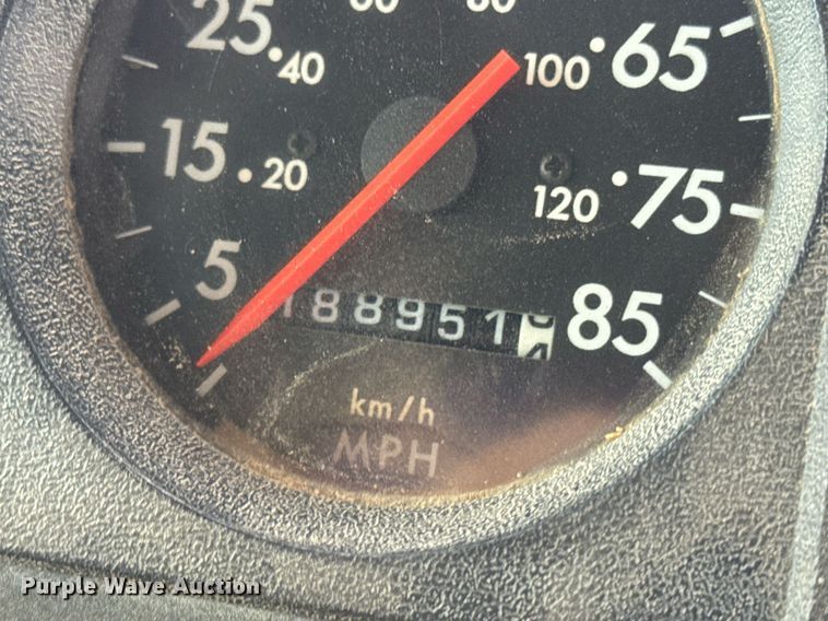 image for item DV4137 2003 Freightliner FS65 school bus