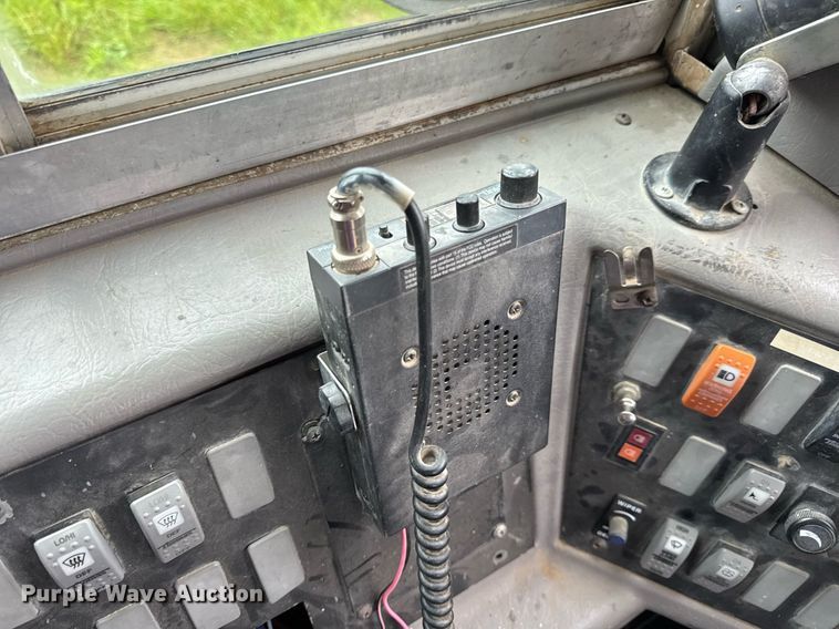 image for item DV4137 2003 Freightliner FS65 school bus