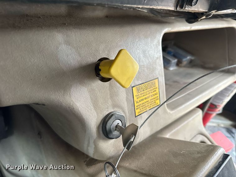 image for item DV4137 2003 Freightliner FS65 school bus