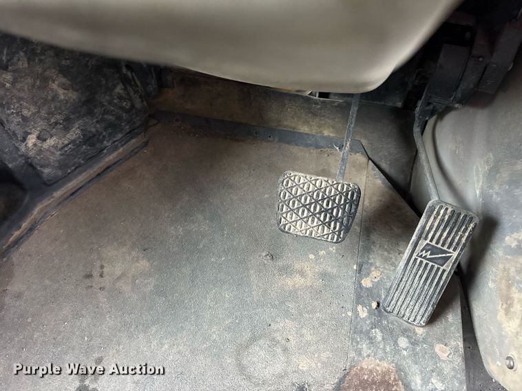 image for item DV4137 2003 Freightliner FS65 school bus