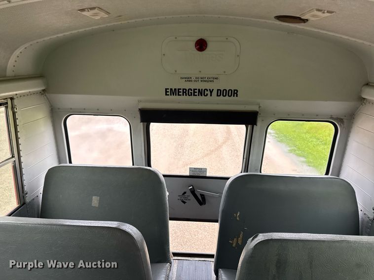 image for item DV4137 2003 Freightliner FS65 school bus