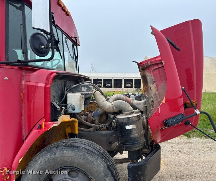 image for item DV4137 2003 Freightliner FS65 school bus