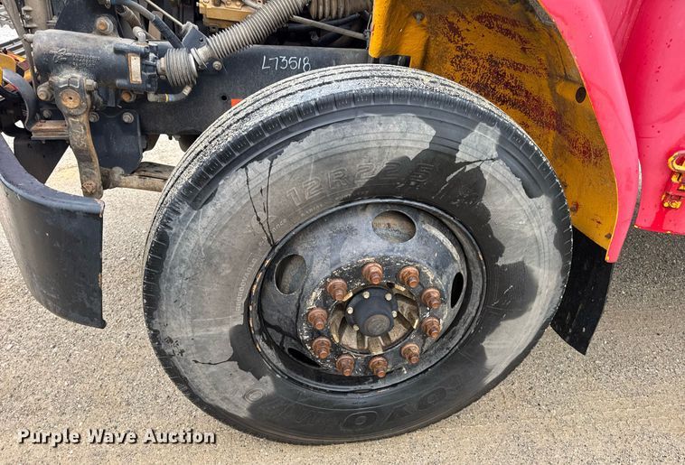 image for item DV4137 2003 Freightliner FS65 school bus