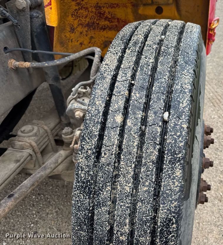 image for item DV4137 2003 Freightliner FS65 school bus