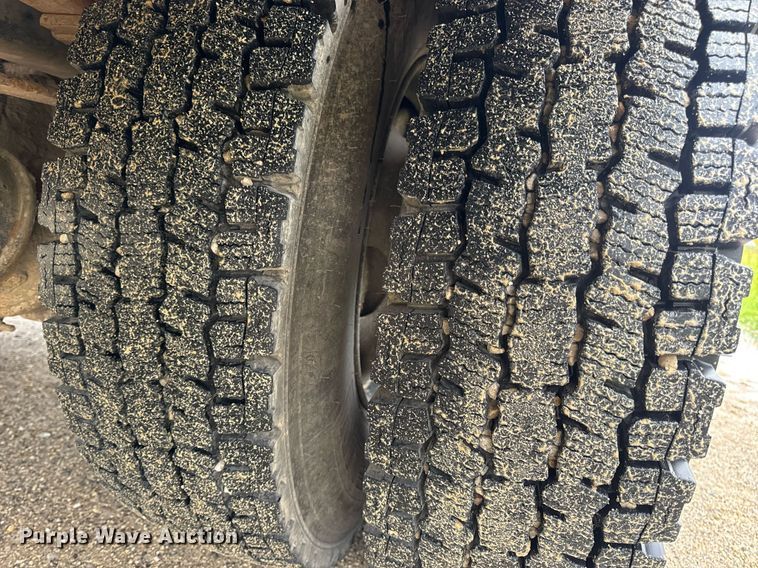 image for item DV4137 2003 Freightliner FS65 school bus