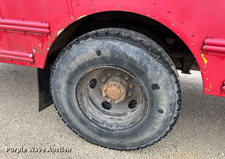 image for item DV4137 2003 Freightliner FS65 school bus