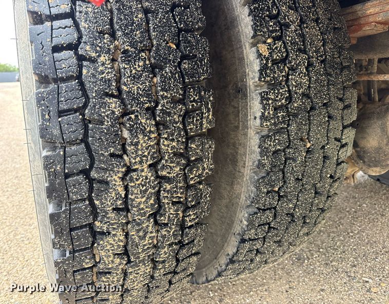 image for item DV4137 2003 Freightliner FS65 school bus