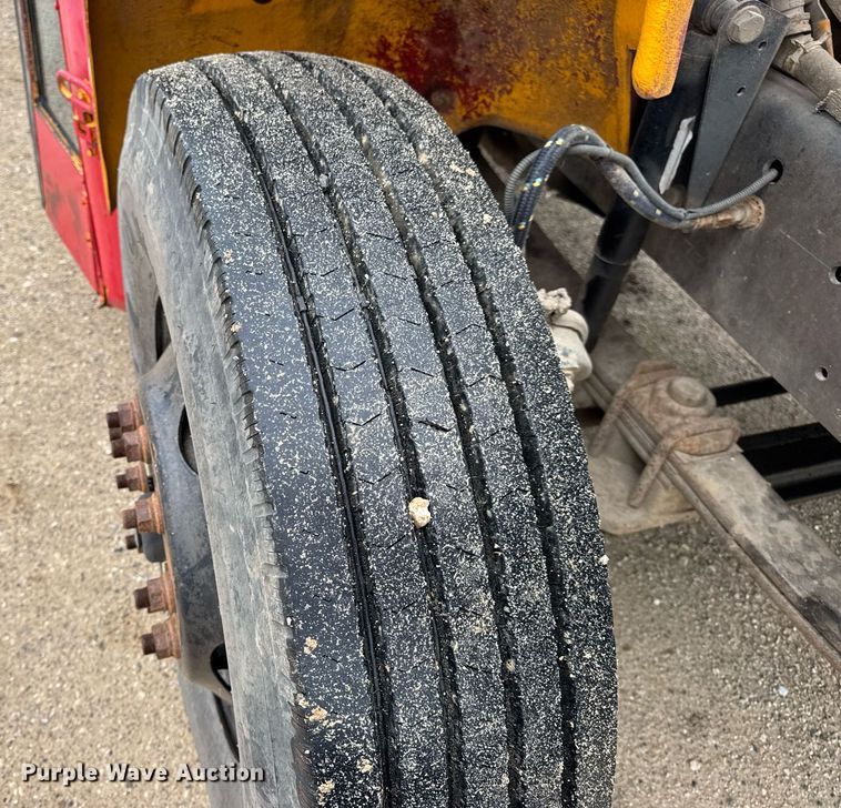 image for item DV4137 2003 Freightliner FS65 school bus