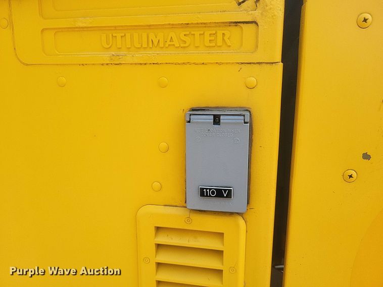 image for item DW7037 2006 WorkHorse W42 delivery truck