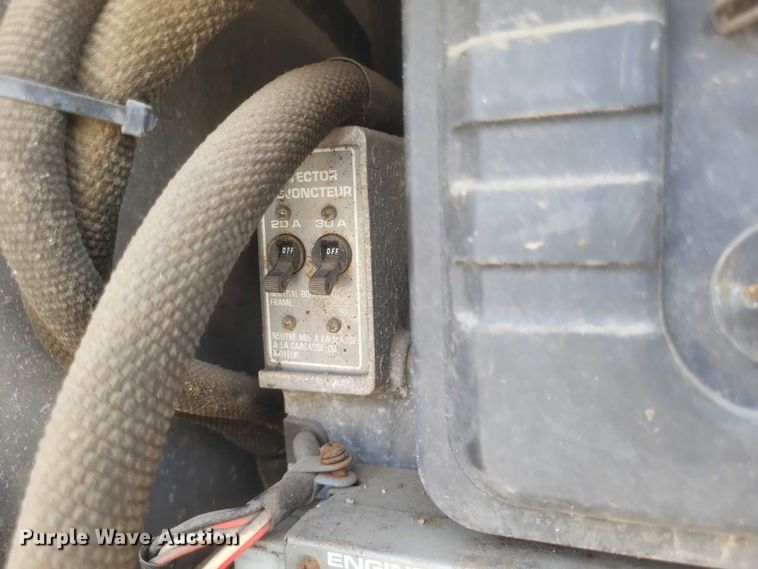 image for item DW7037 2006 WorkHorse W42 delivery truck