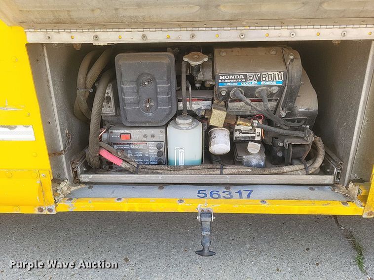 image for item DW7037 2006 WorkHorse W42 delivery truck