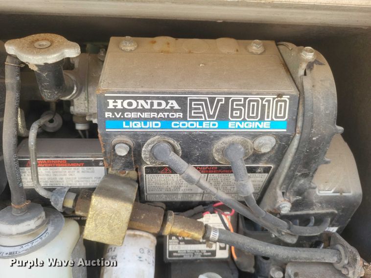 image for item DW7037 2006 WorkHorse W42 delivery truck