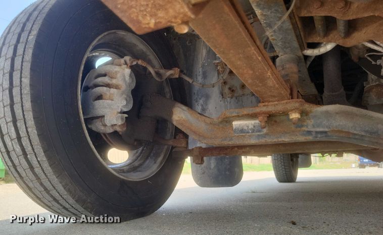 image for item DW7037 2006 WorkHorse W42 delivery truck