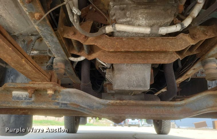 image for item DW7037 2006 WorkHorse W42 delivery truck