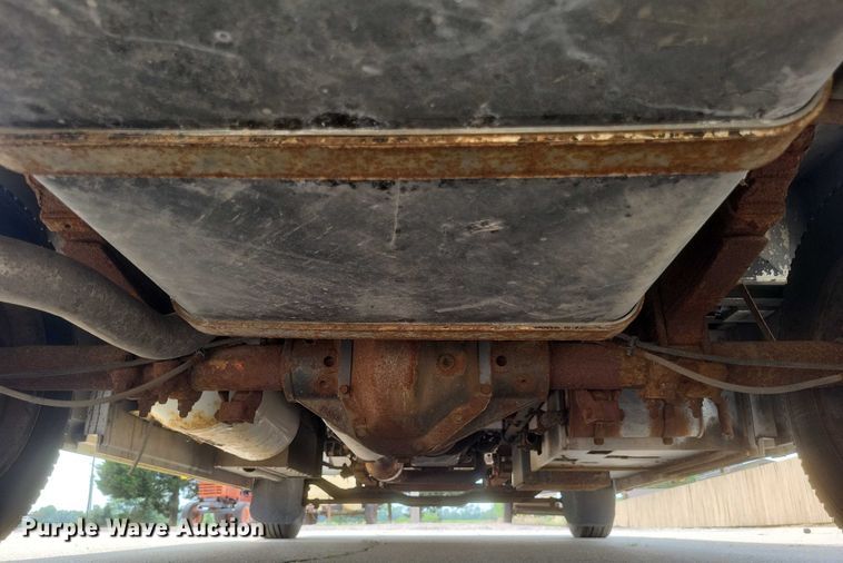 image for item DW7037 2006 WorkHorse W42 delivery truck