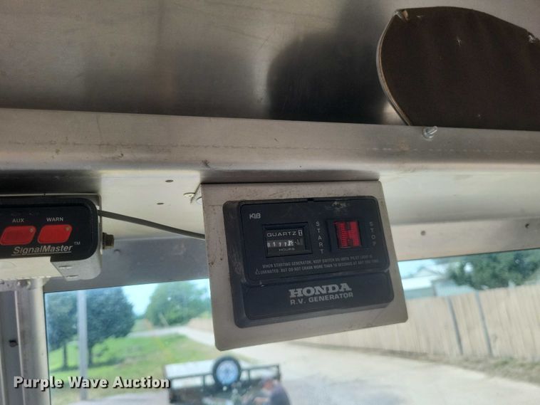 image for item DW7037 2006 WorkHorse W42 delivery truck