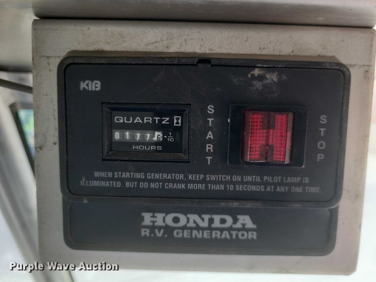 image for item DW7037 2006 WorkHorse W42 delivery truck