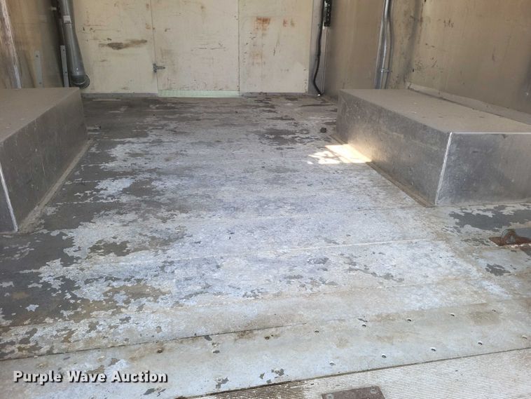 image for item DW7037 2006 WorkHorse W42 delivery truck